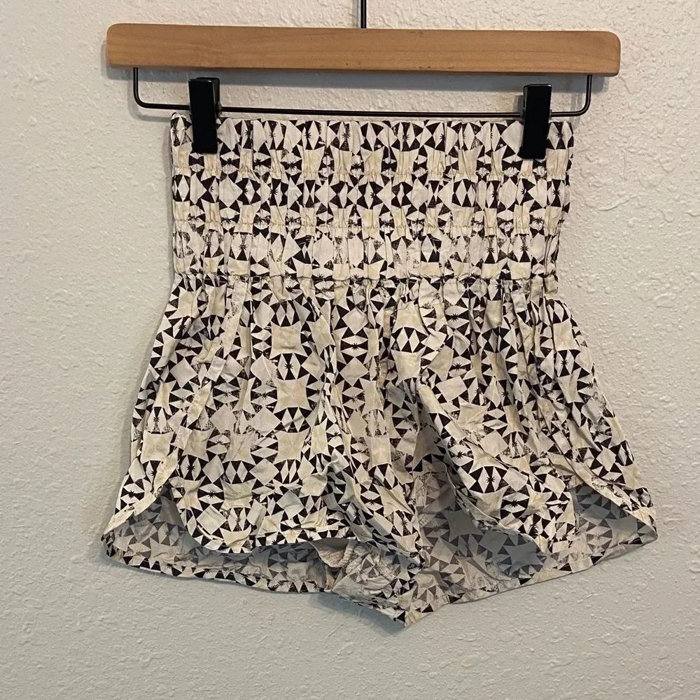 Free People Movement White & Black Geometric The Way Home Printed Shorts Sz S